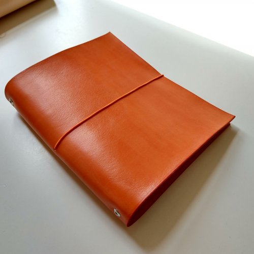 Kožený zápisník MARCO A5 (výběr 22 barev) - Volba barvy: 12-oranžovohnědá gel (starý vzhled)