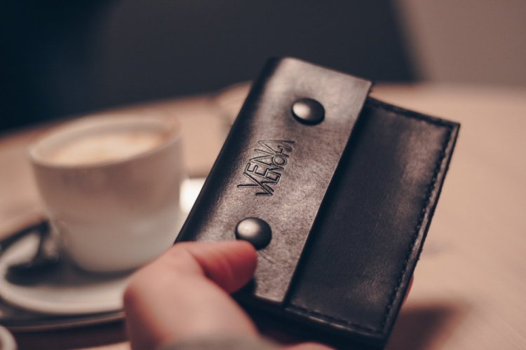 VENA VALNOHA kožená peněženka MONT černá